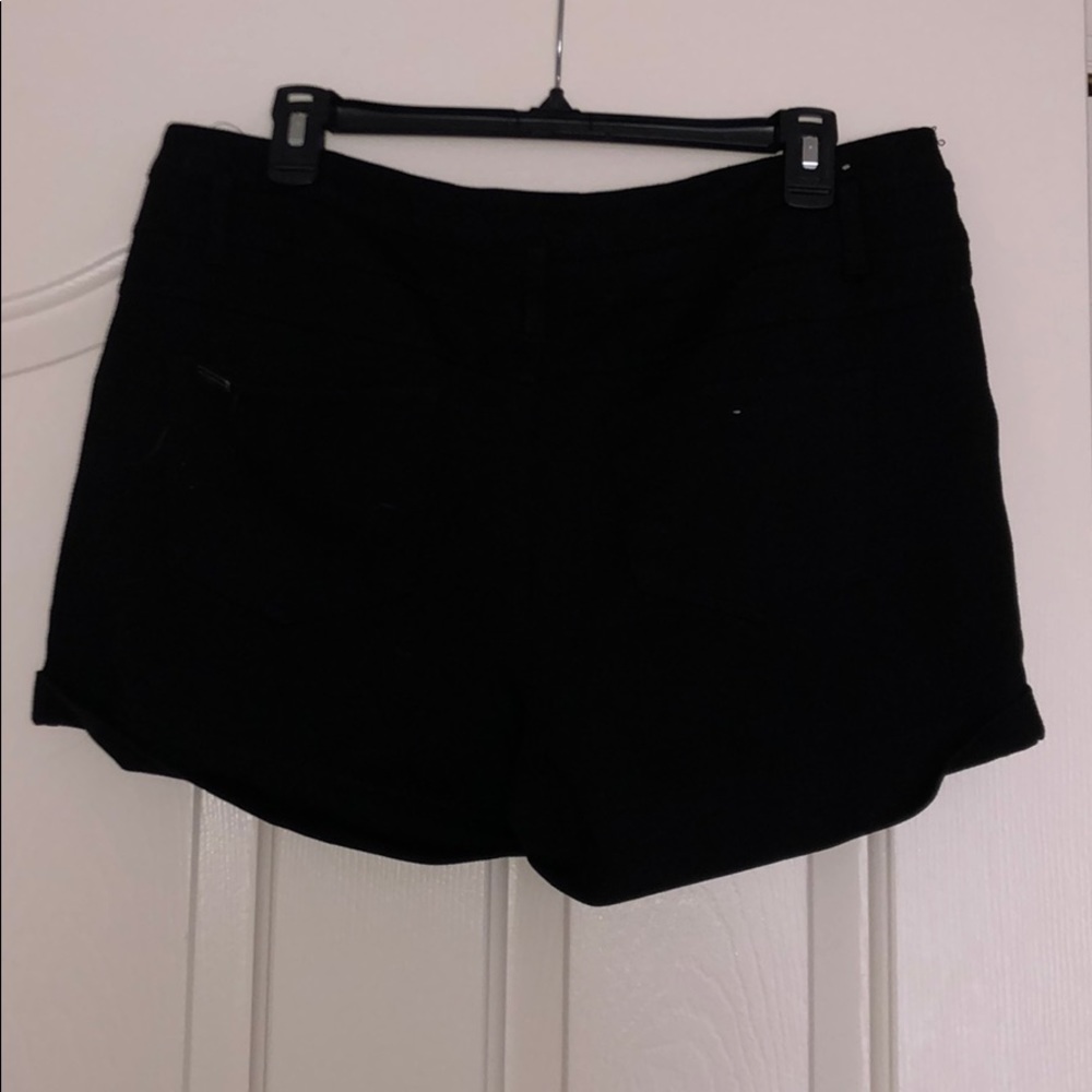 Shorts - Picture 3 of 4